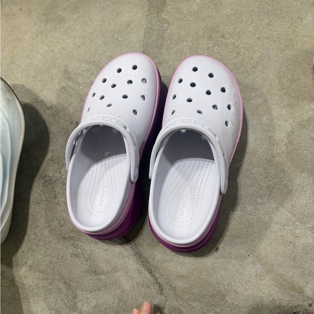 Crocs Stacked - image 3